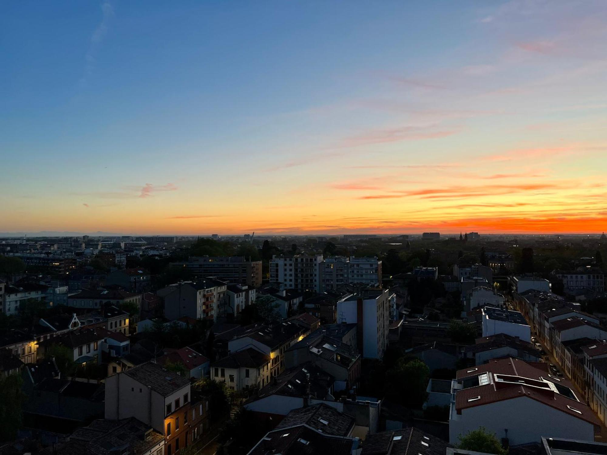 Appartement Sunset Duplex - Grand-rond, Jardin Des Plantes, Centre-ville, 2 Bdrs 60m2, Ac, Free Public Car Park 200m Away, Netflix - T3 60m2 Avec Clim, Parking Public Gratuit A 200m Toulouse